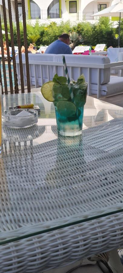Matisse Mamaia Nord Lägenhet Năvodari Exteriör bild